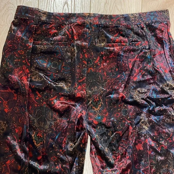 L'agence Lane Flared Trouser in Black & Red Medallion Paisley, sz 10 - Picture 9 of 16